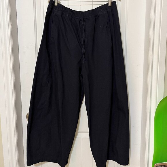COS Elasticated Barrel-Leg Trousers in Navy - Picture 8 of 10
